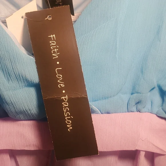 Top - Picture 2 of 3